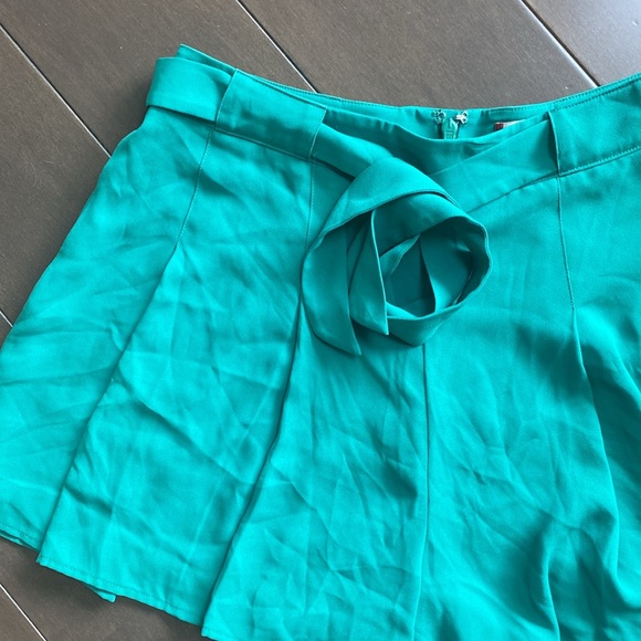 Sunday Best Westley Short - Picture 3 of 8